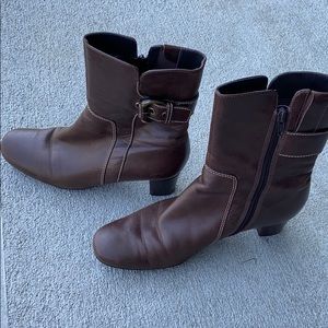 Ecco Heeled Zip up Boots